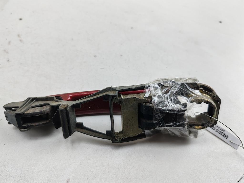 Ручка двери передней наружная правая