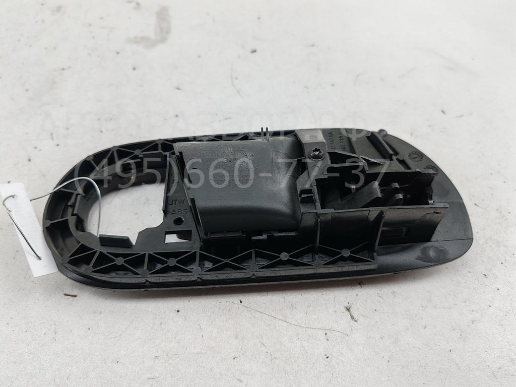 Ручка двери задней внутренняя левая