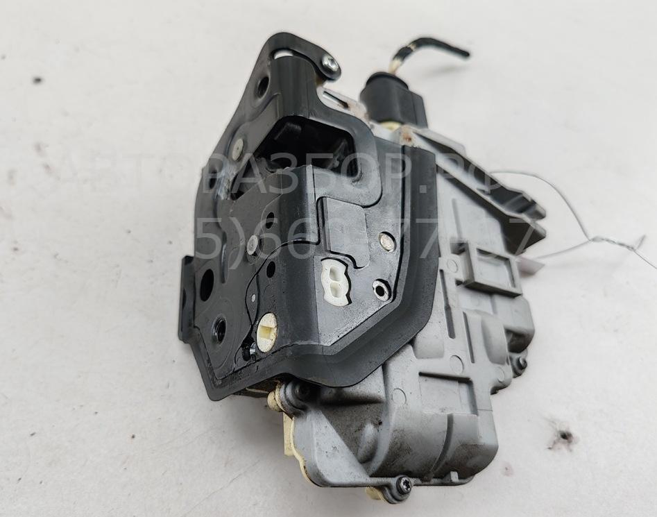 Замок двери передней правой