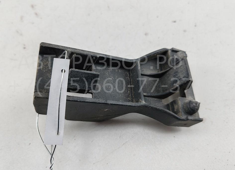 Кронштейн заднего бампера