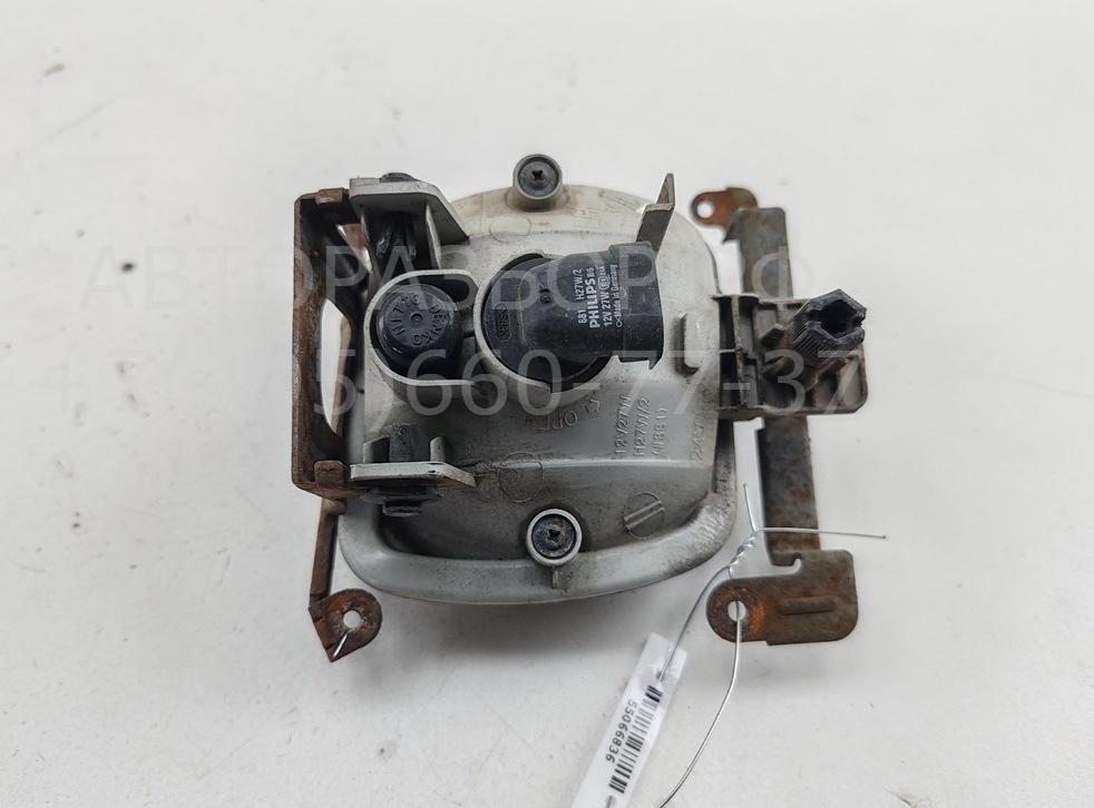 Фара противотуманная левая