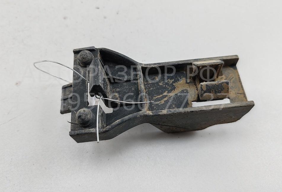 Кронштейн заднего бампера