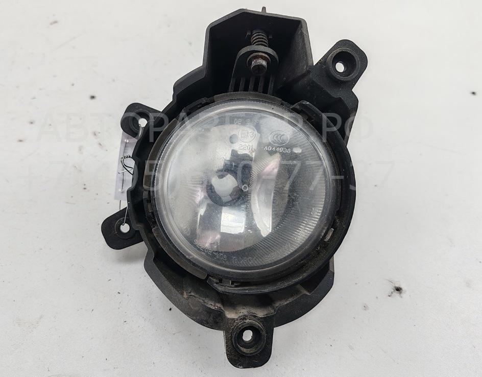 Фара противотуманная правая