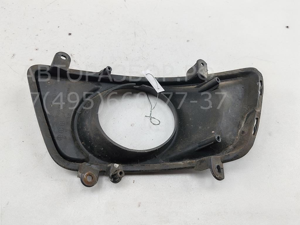 Рамка противотуманной фары правой