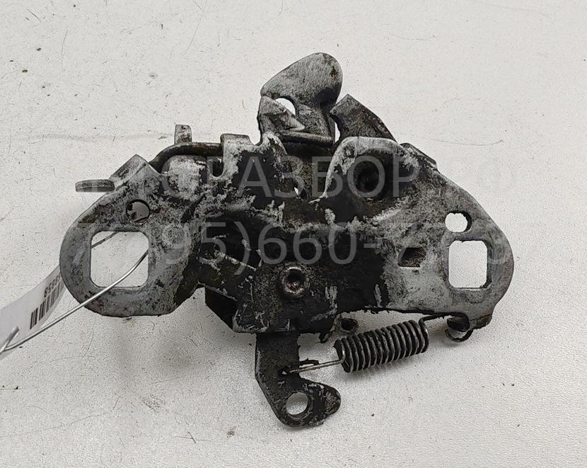 Замок капота