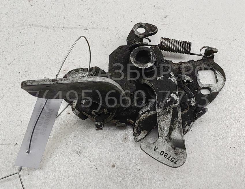 Замок капота