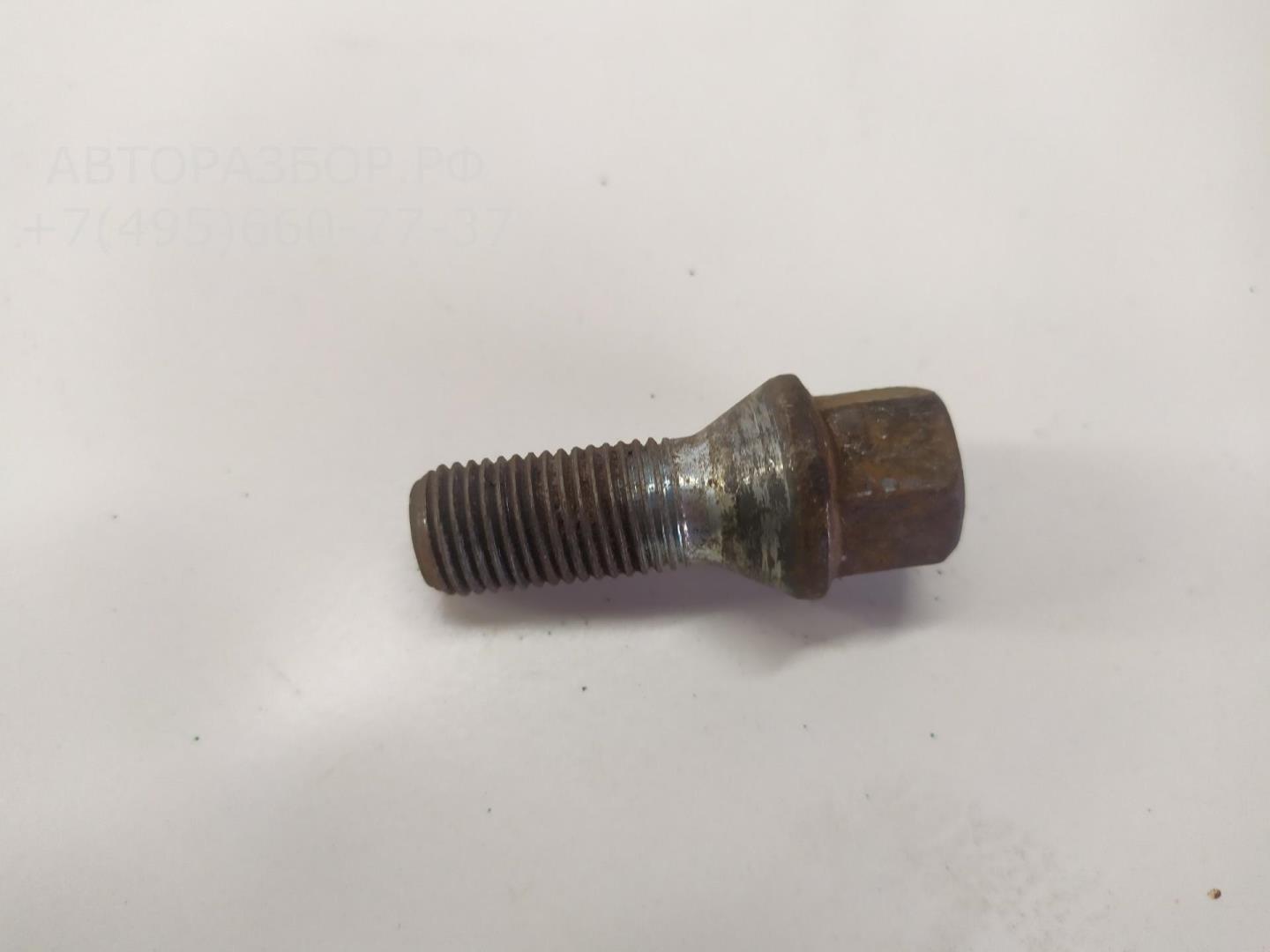 Болт колесный