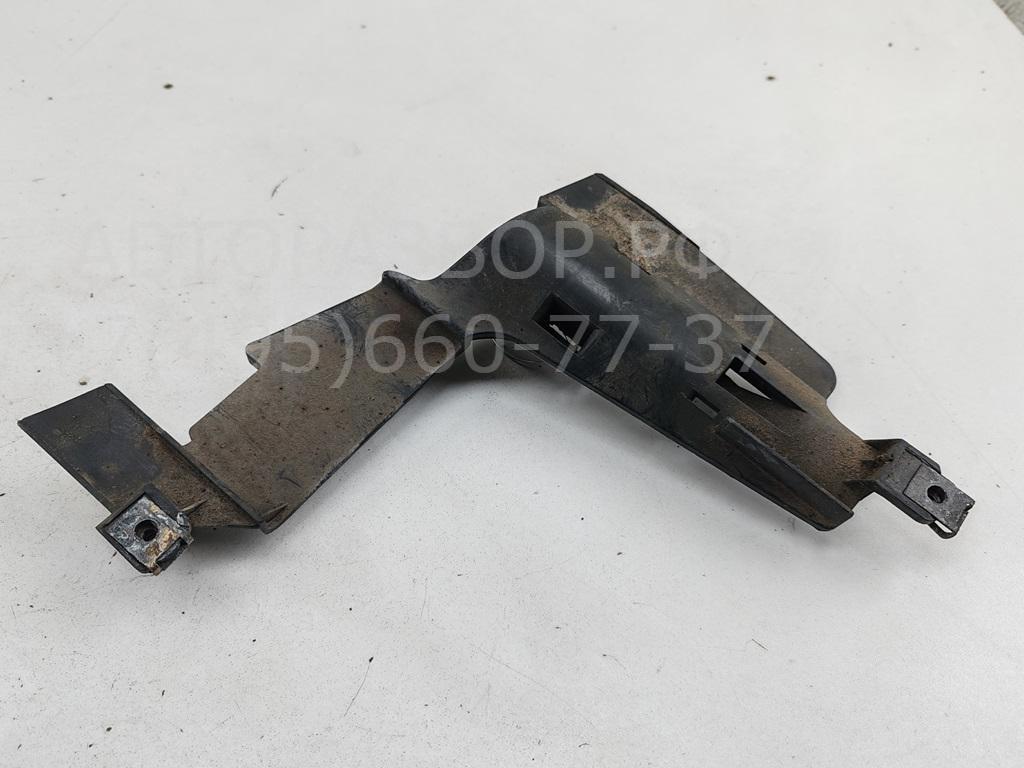 Кронштейн фар правый