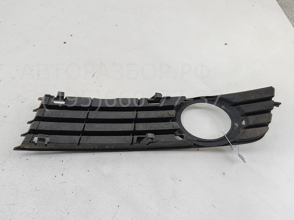 Рамка противотуманной фары правой