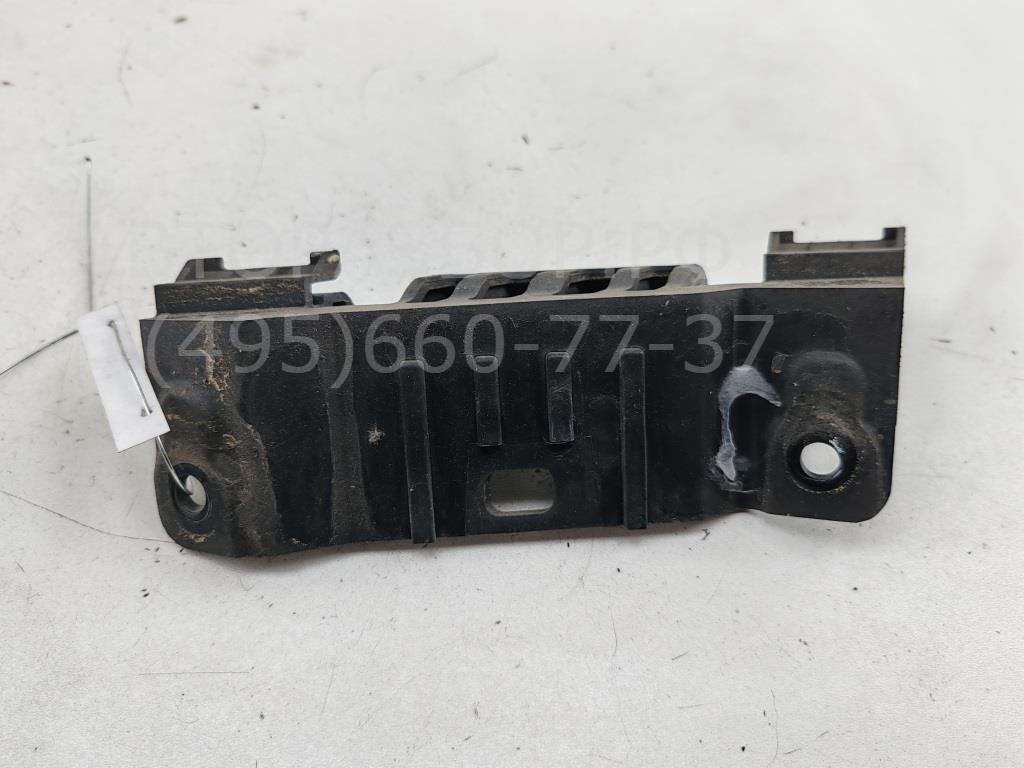 Кронштейн переднего бампера левый