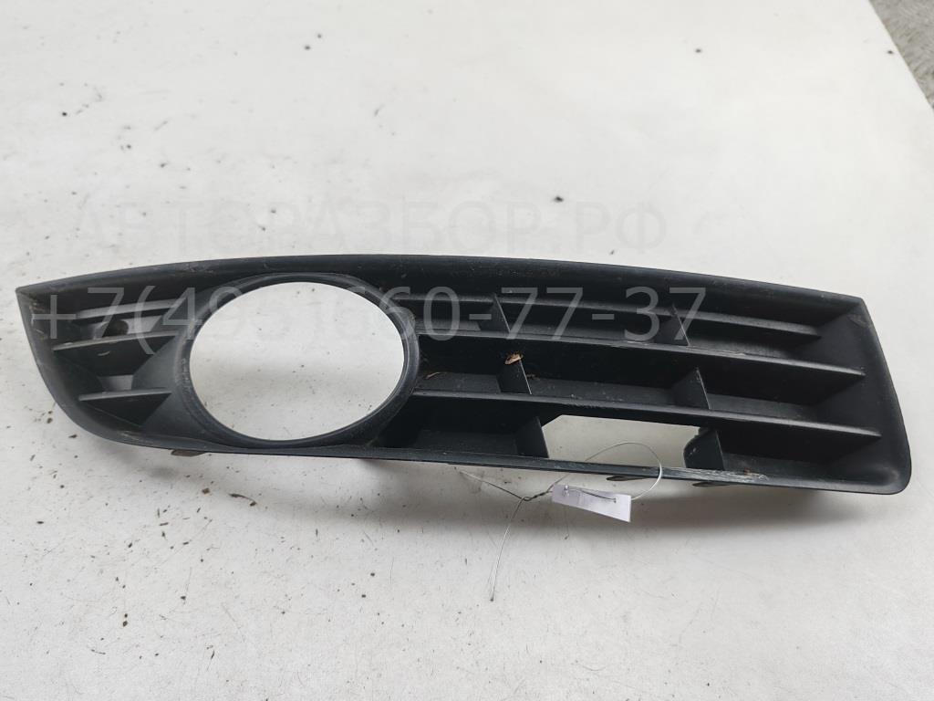 Рамка противотуманной фары правой