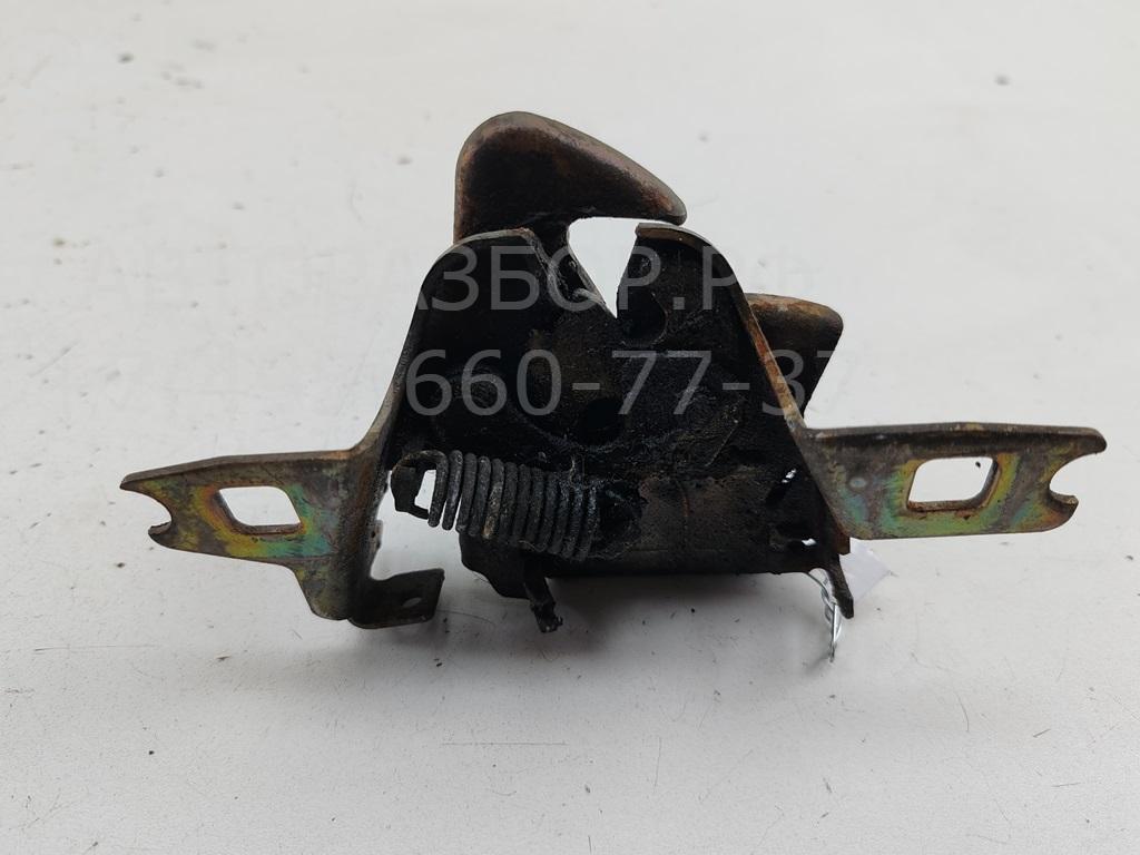 Замок капота