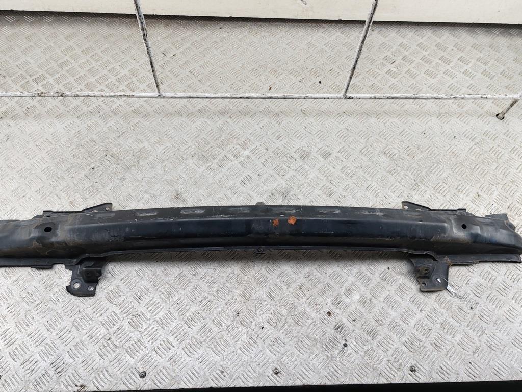 Усилитель переднего бампера