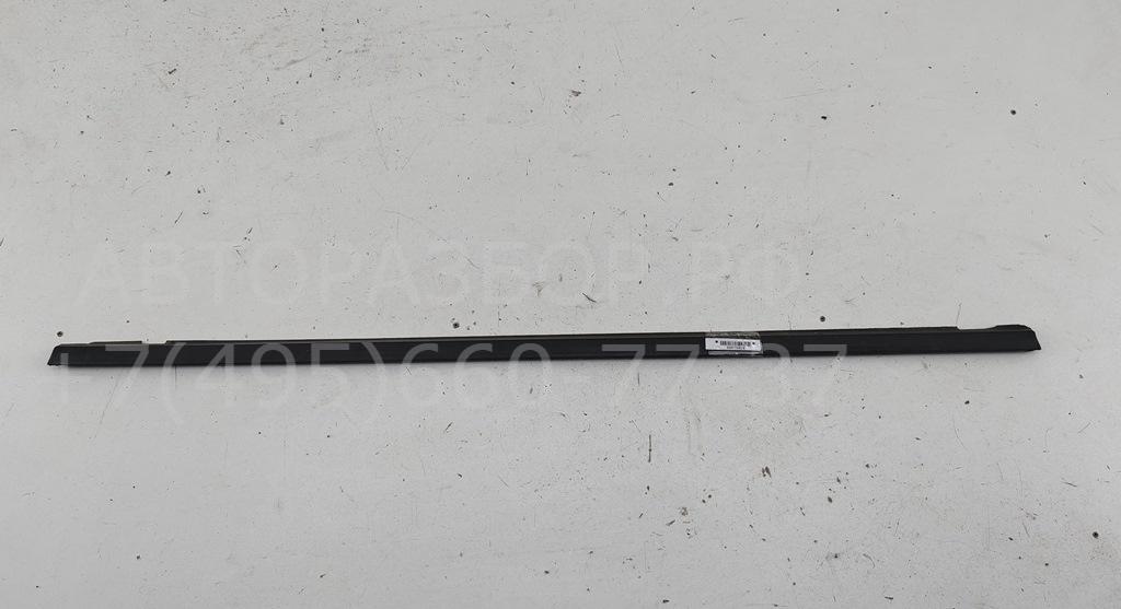 Накладка стекла заднего правого