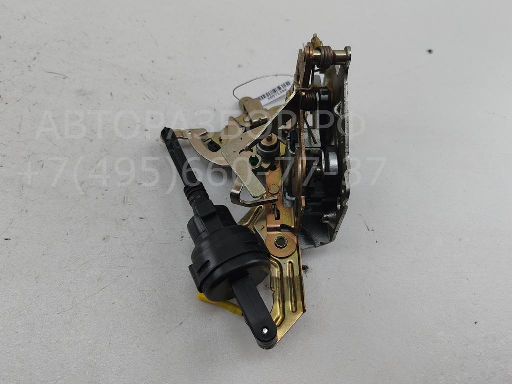 Замок двери задней левой