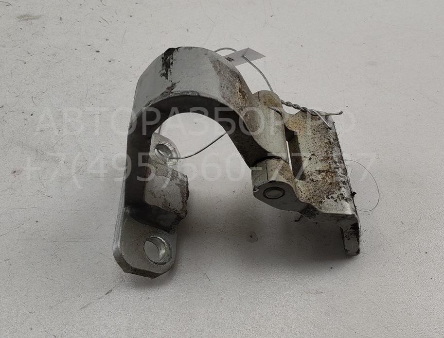 Петля крышки багажника