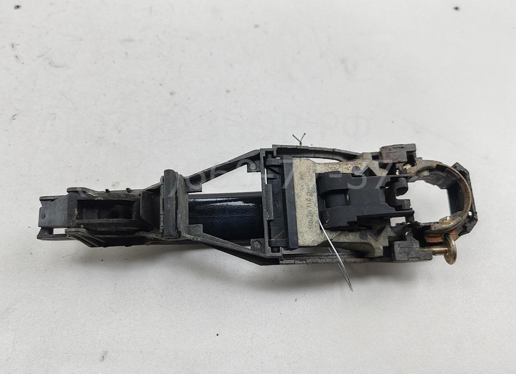 Ручка двери передней наружная правая