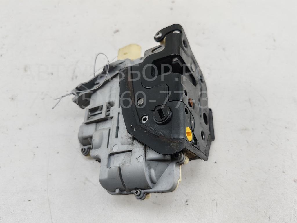 Замок двери задней левой