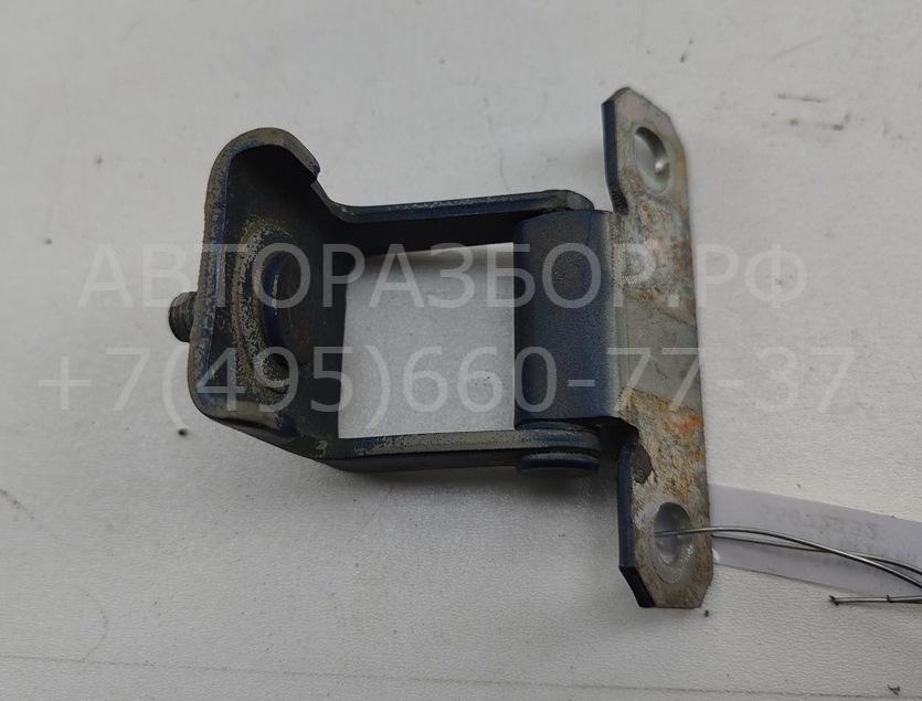 Петля крышки багажника