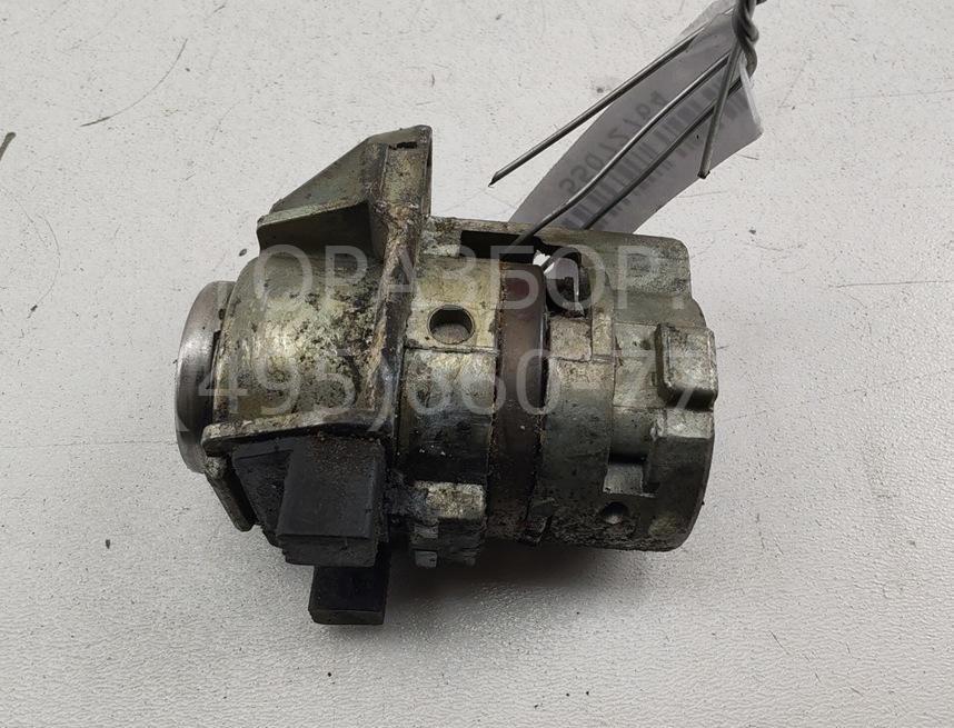 Вставка замка двери