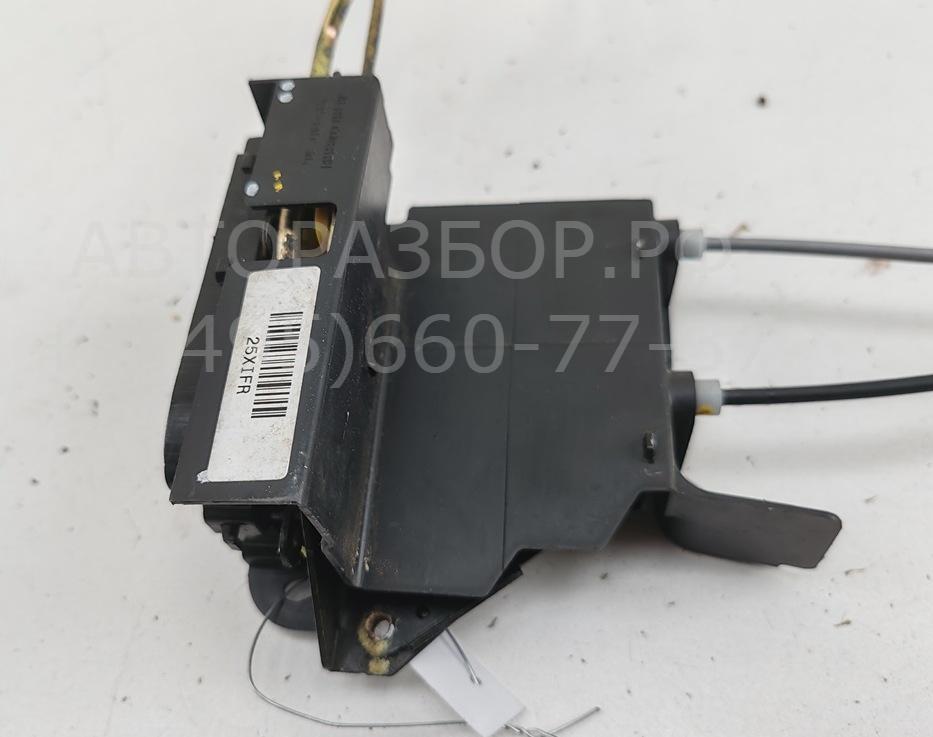 Замок двери передней правой