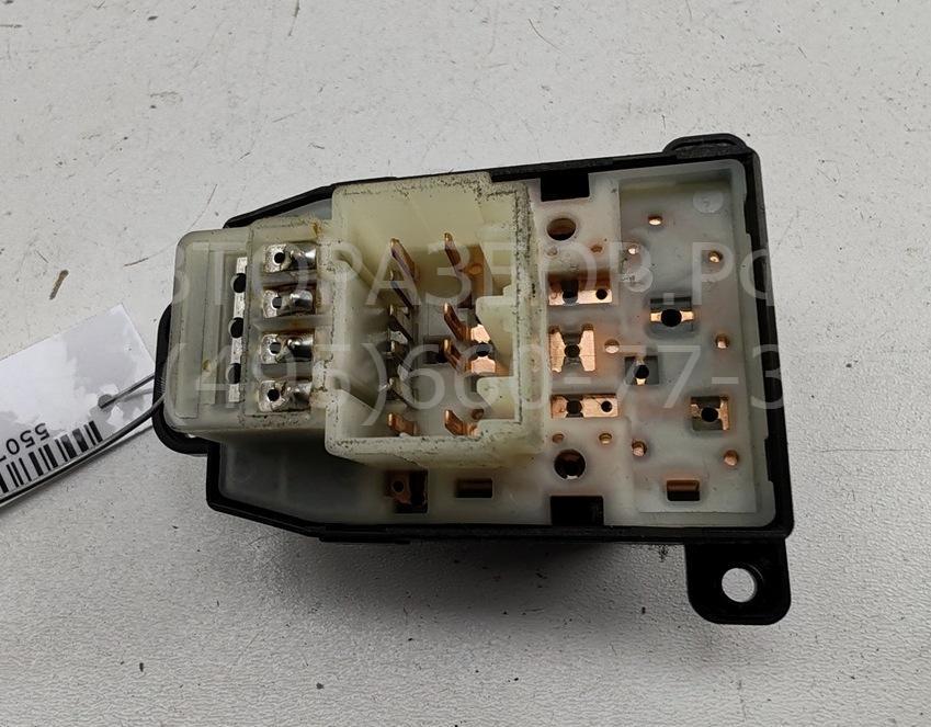 Кнопка регулировки зеркала