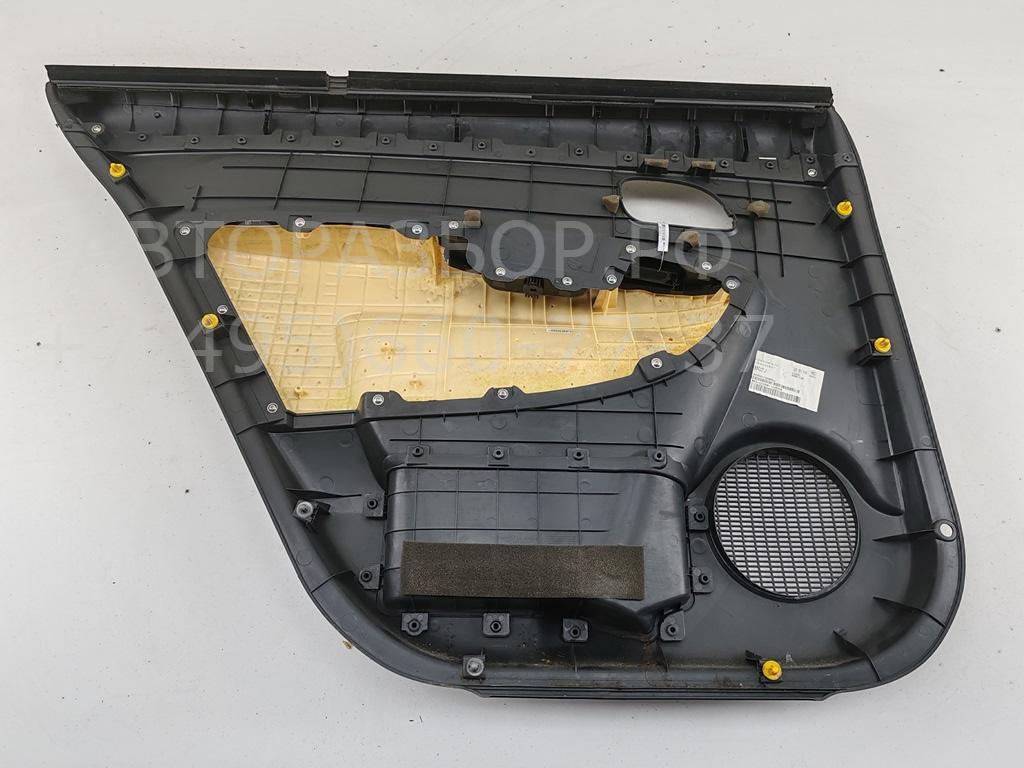 Обшивка двери задней правой