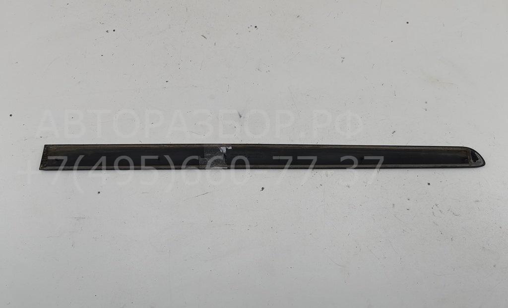 Накладка двери передней правой