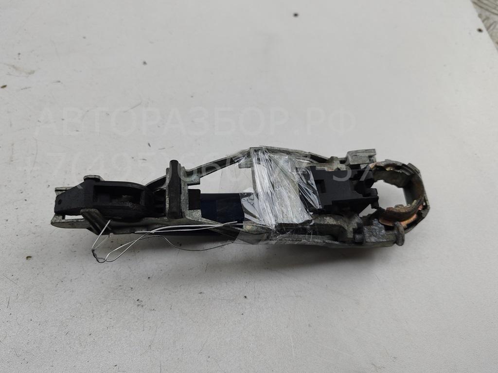 Ручка двери передней наружная правая