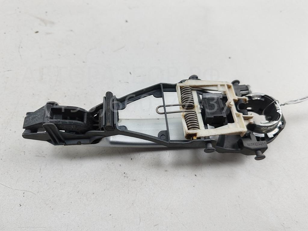 Ручка двери передней наружная левая