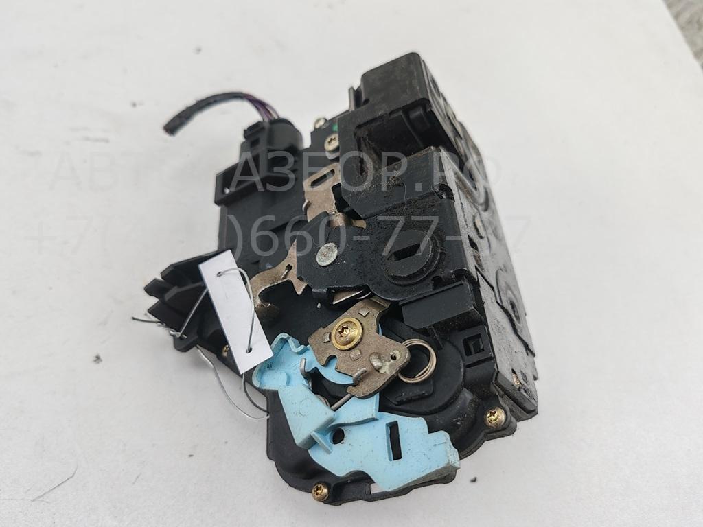 Замок двери задней левой
