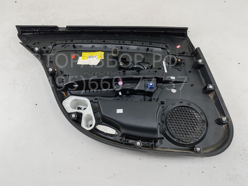 Обшивка двери задней правой