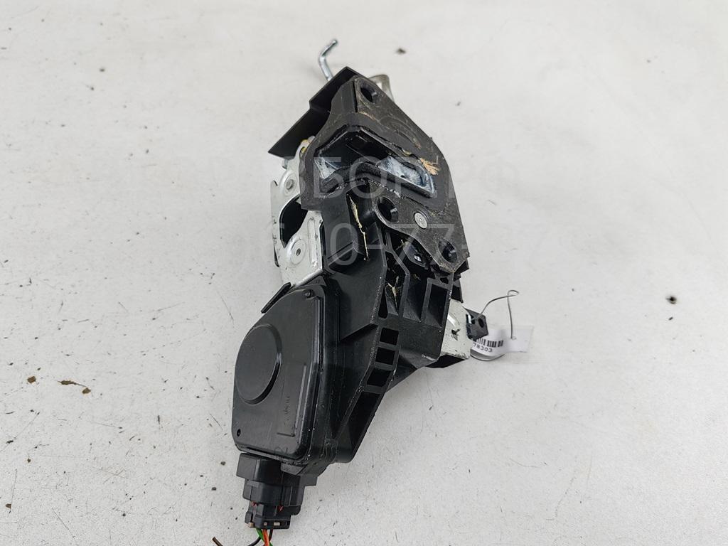 Замок двери передней правой