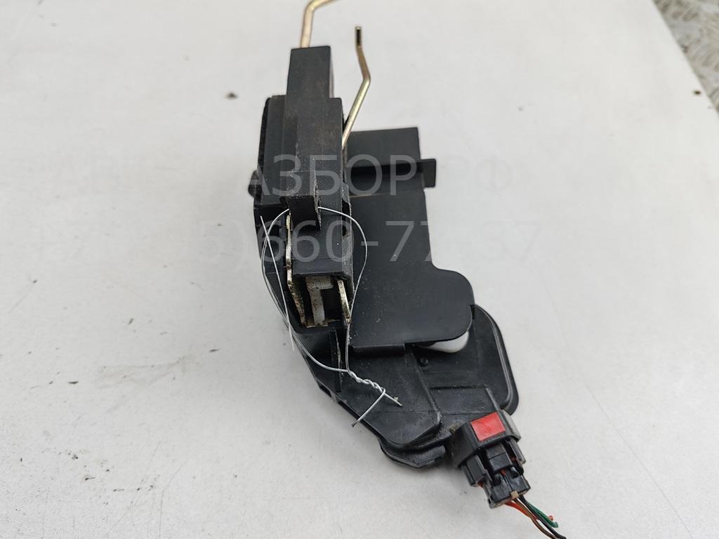 Замок двери передней правой