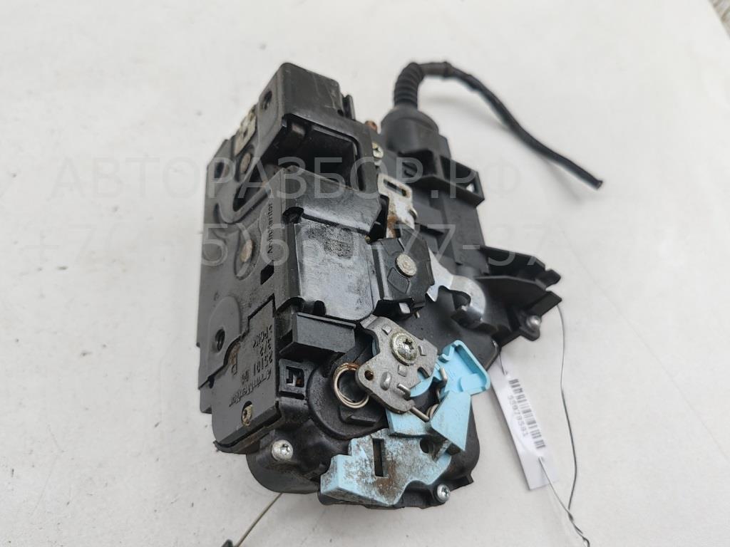 Замок двери передней правой