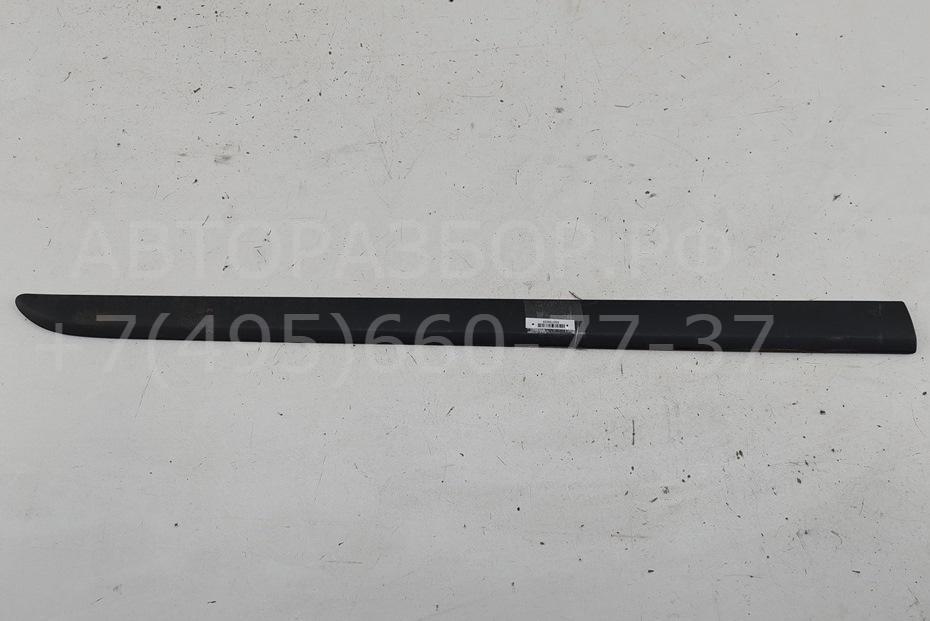 Накладка двери передней правой