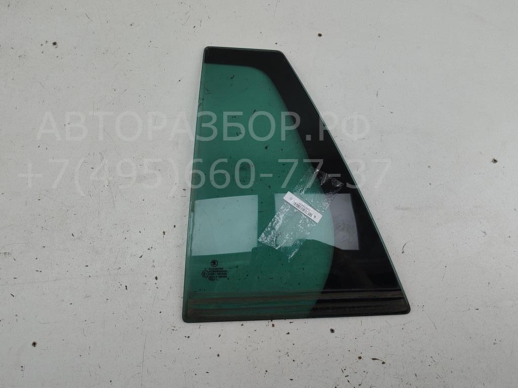 Стекло двери задней левой (форточка)