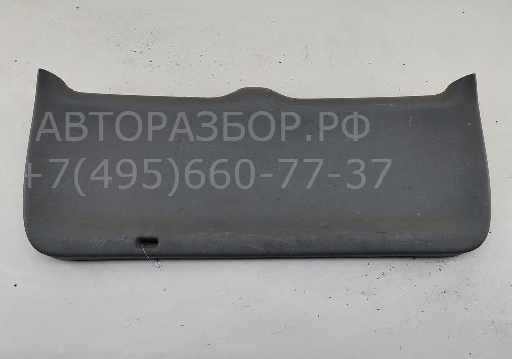Обшивка крышки багажника