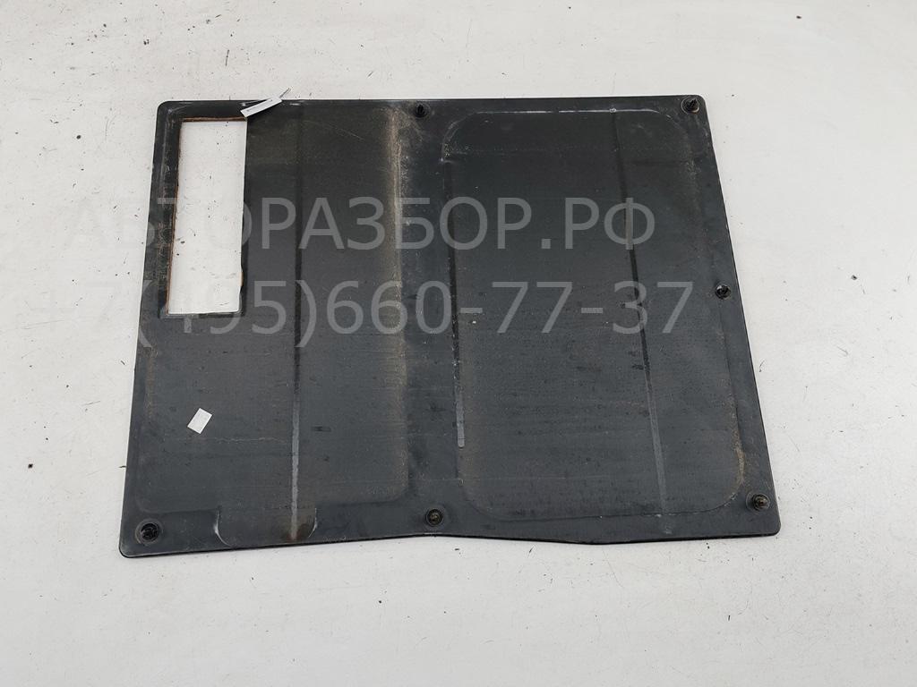 Обшивка двери передней правой