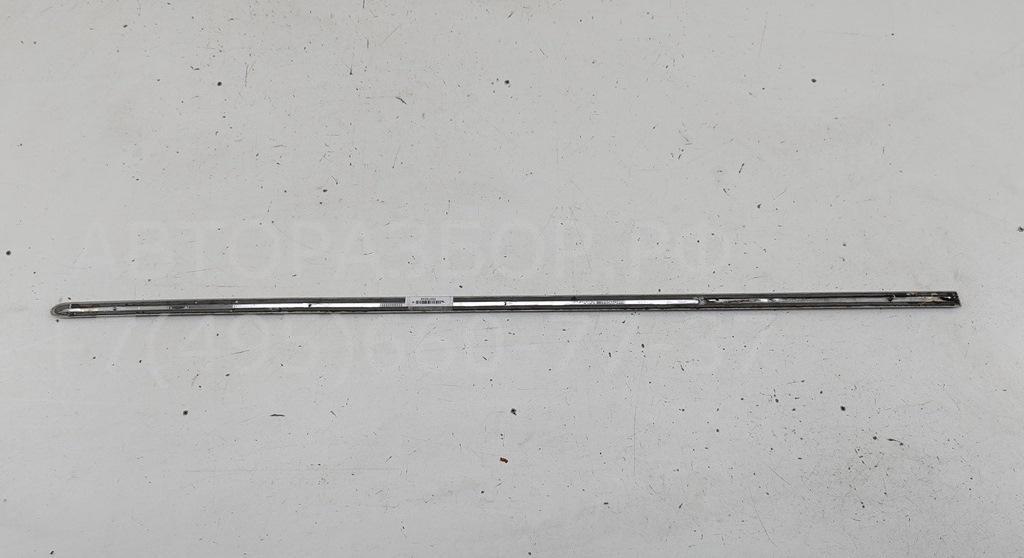 Молдинг двери передней левой