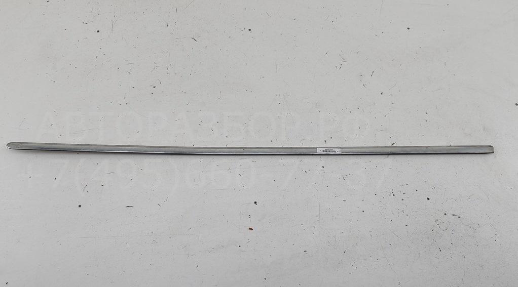 Молдинг двери передней левой