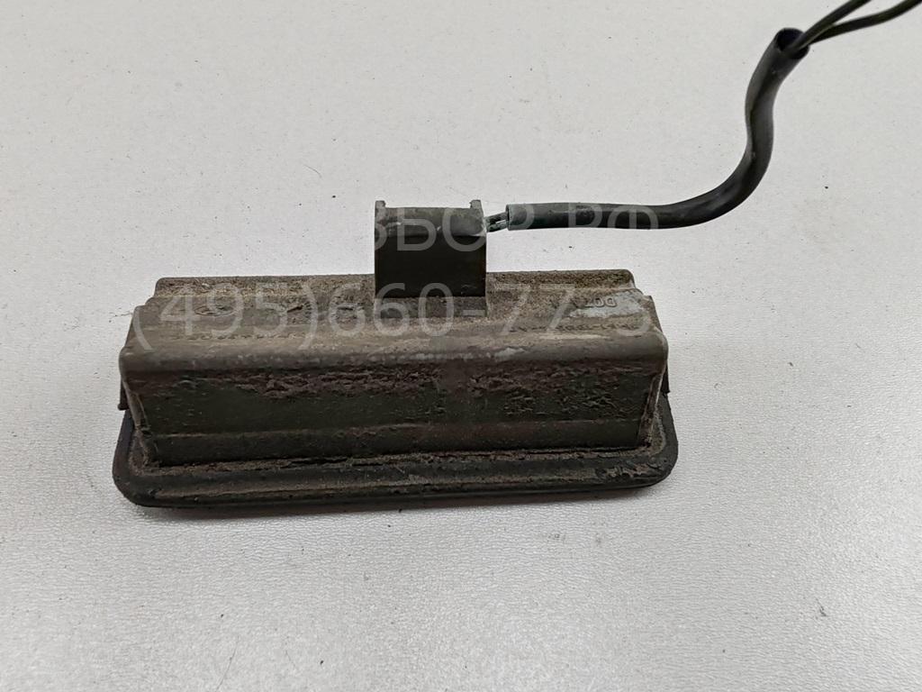 Кнопка открывания багажника