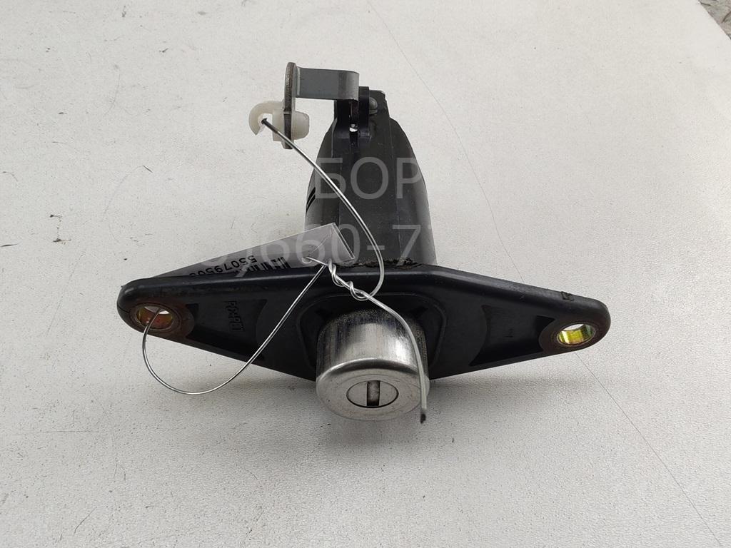 Кнопка открывания багажника