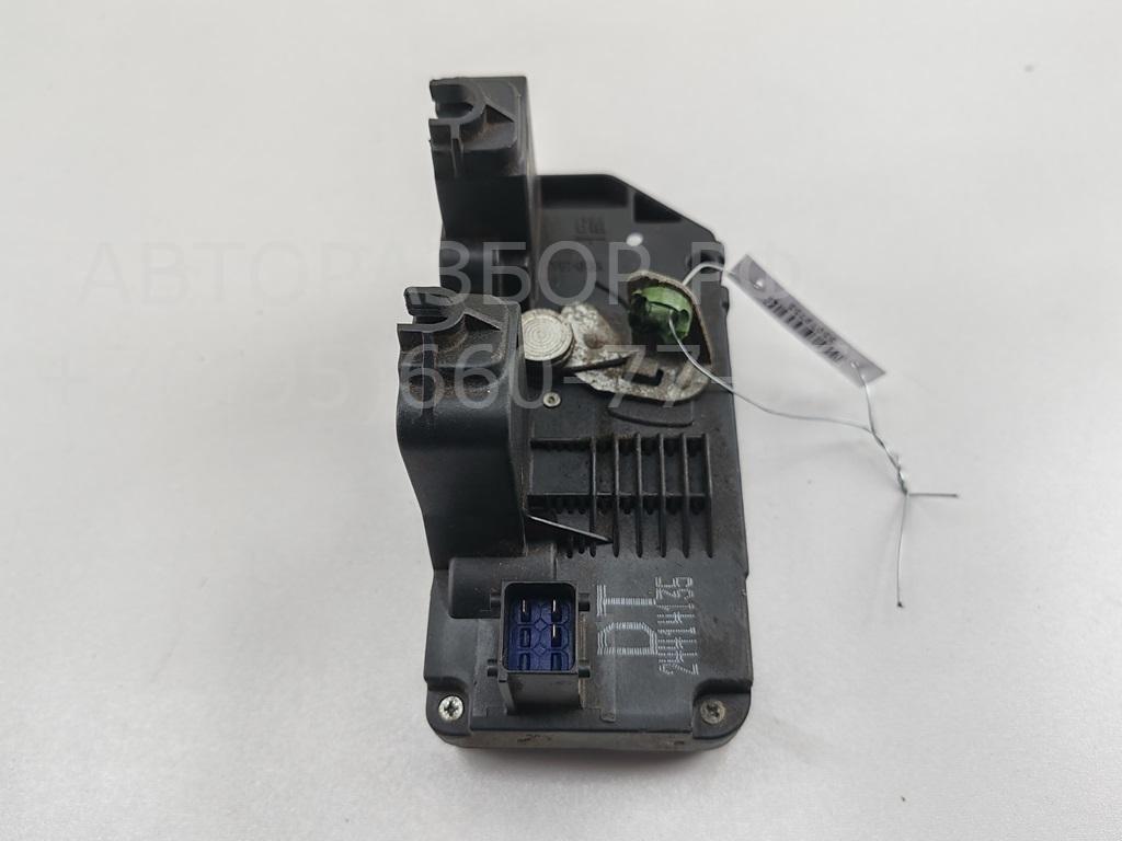 Замок двери задней правой