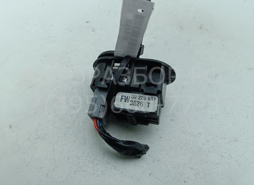 Кнопка регулировки зеркала