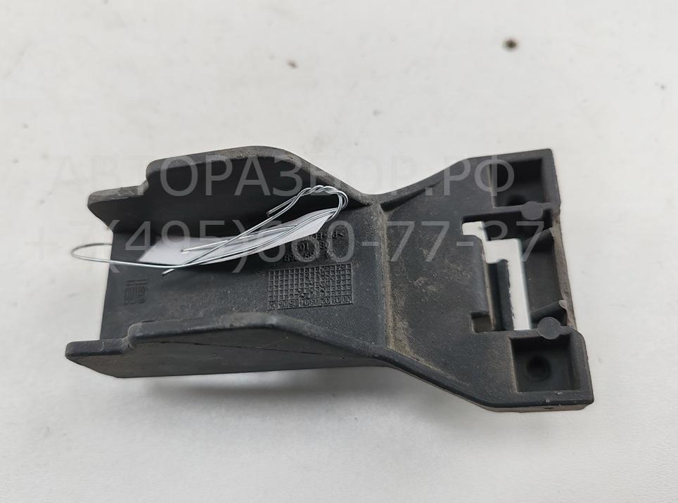 Кронштейн заднего бампера