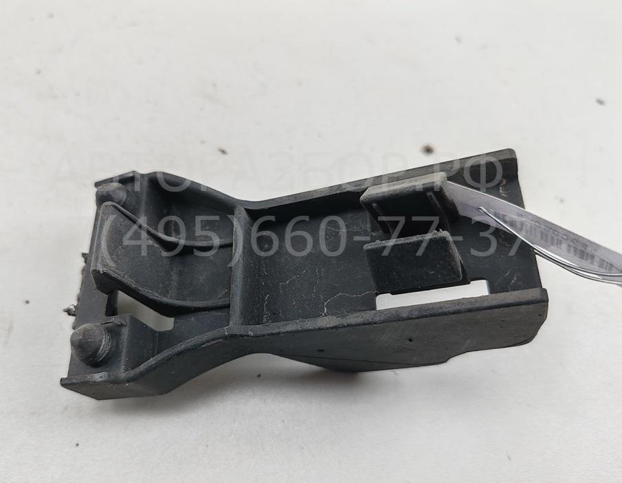 Кронштейн заднего бампера