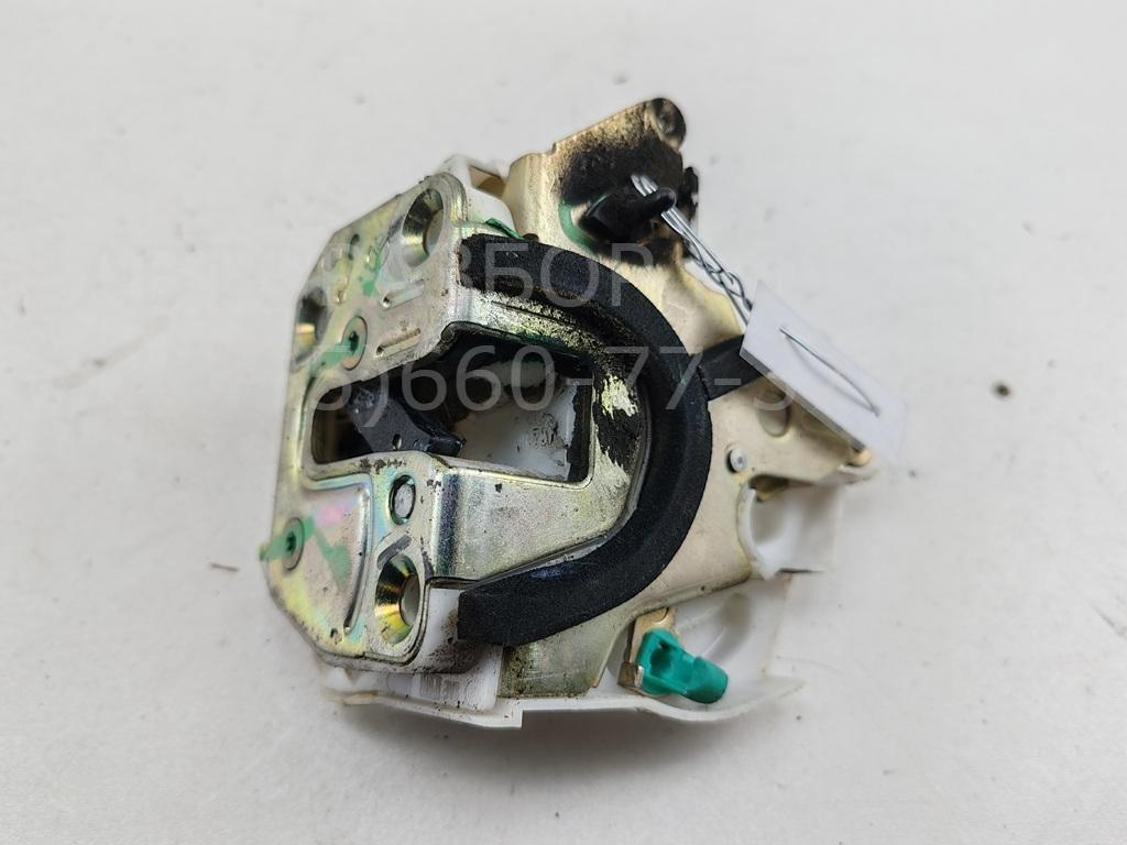 Замок двери задней правой