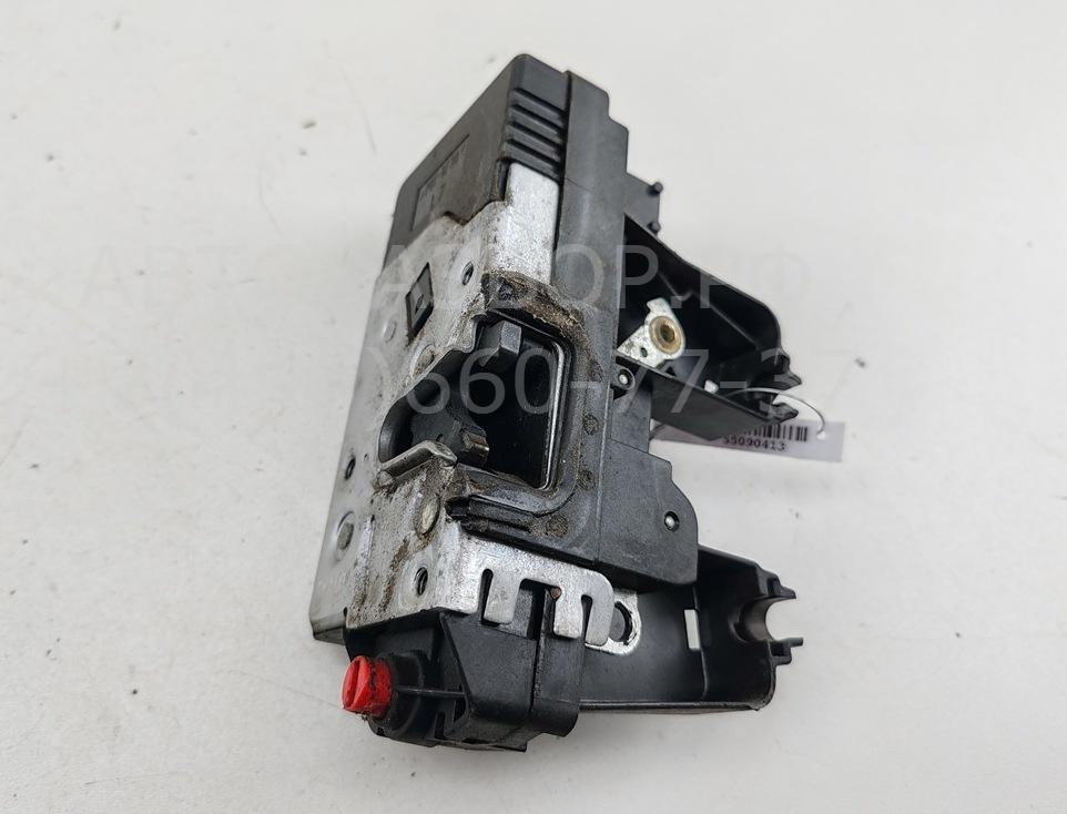 Замок двери задней левой