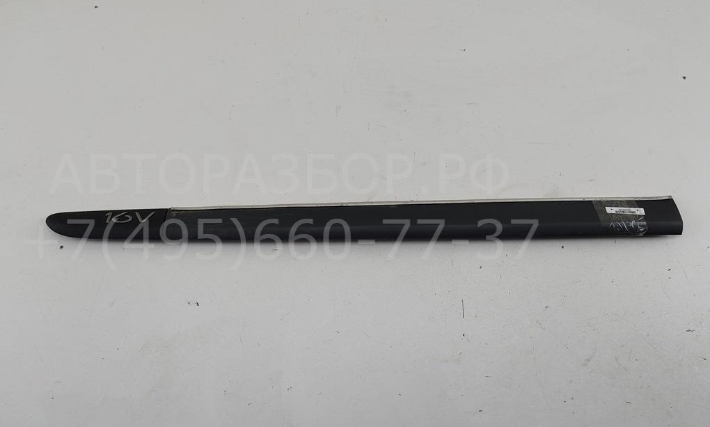 Молдинг двери передней левой